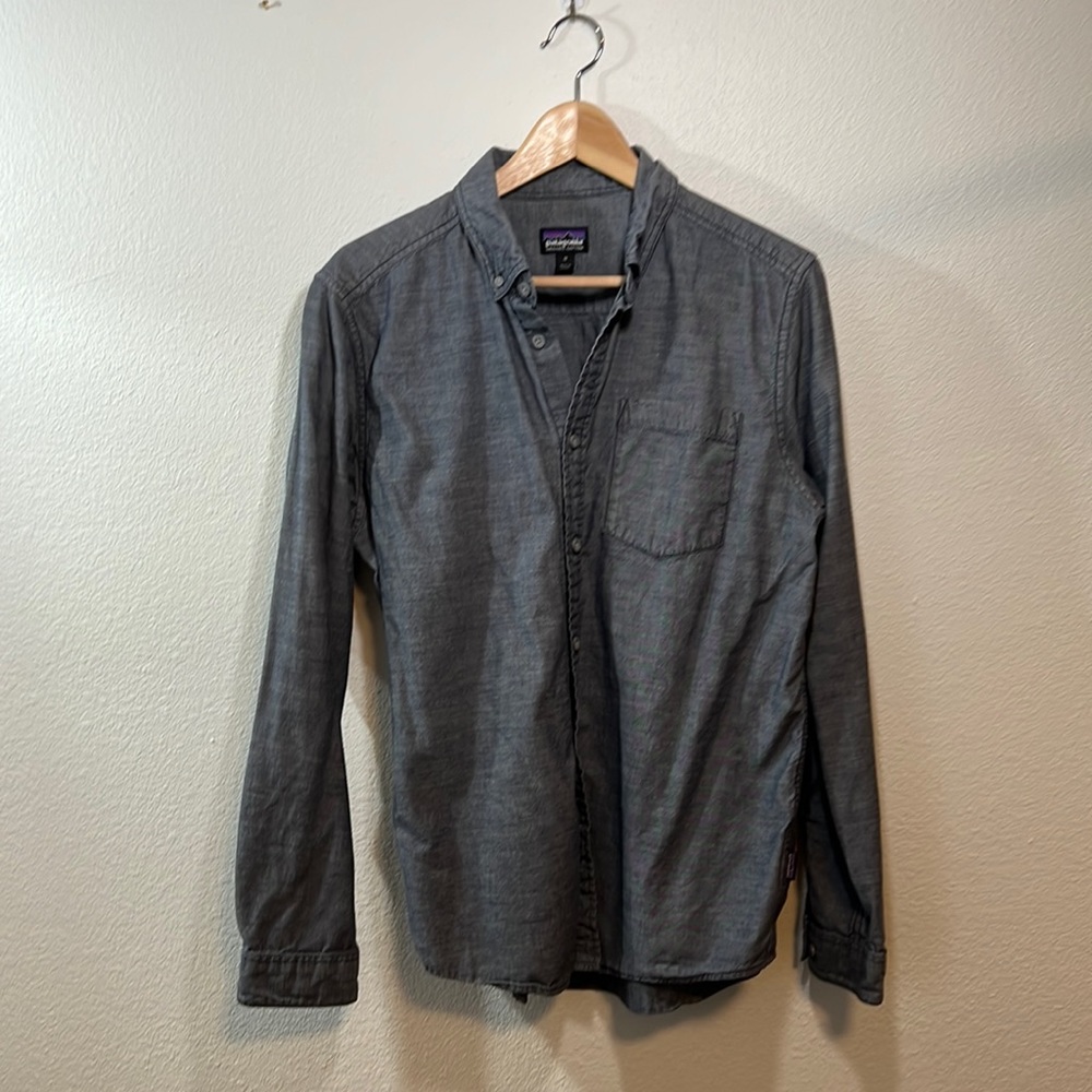 Patagonia button down shirt 🏔️